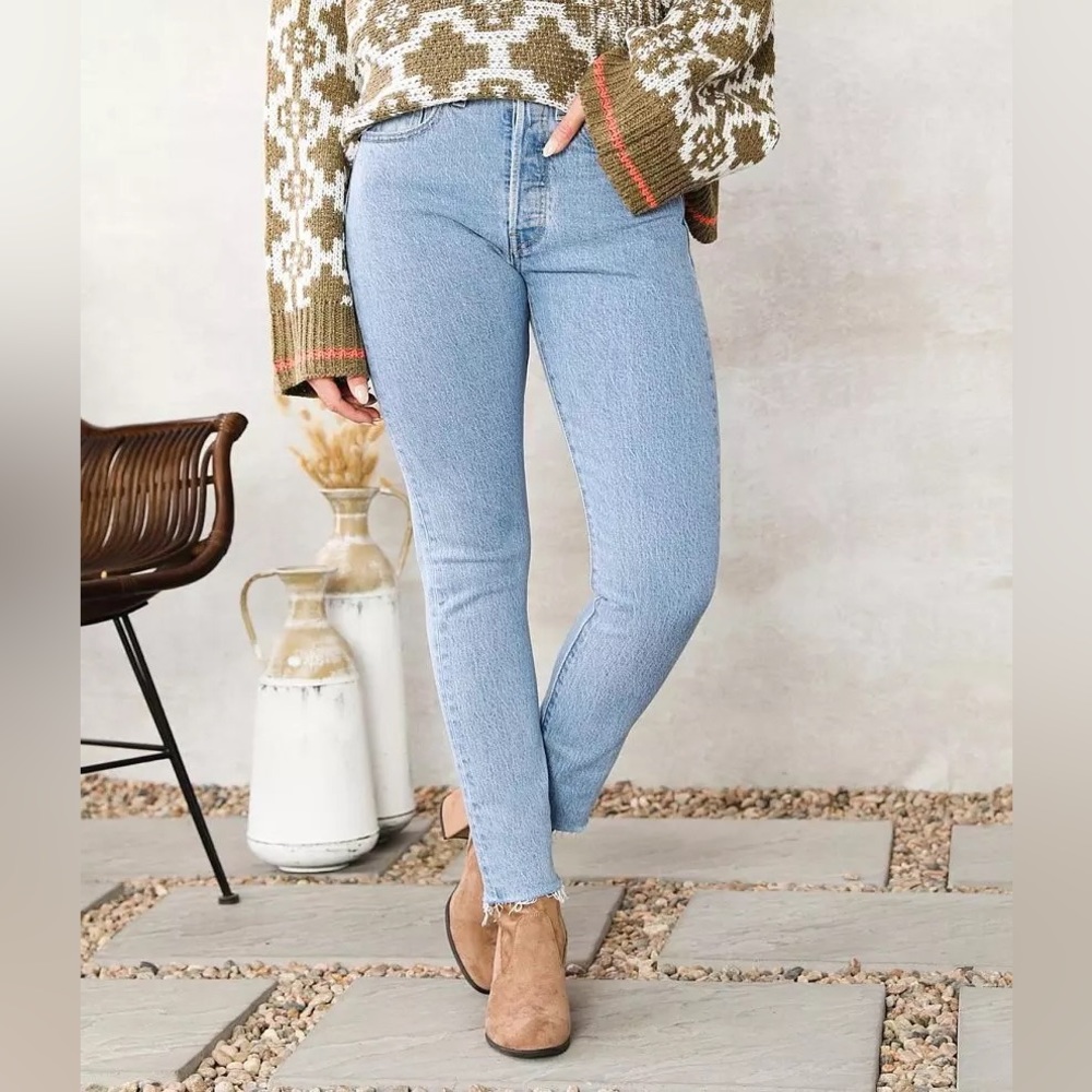 Levi’s 501 Original High Rise Skinny Jeans in Tango Talks Light Wash NEW